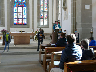 Vorstellung der Kommunionkinder in St. Crescentius (Foto: Karl-Franz Thiede)